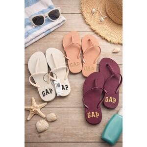 Women’s GAP Flip Flop Sandals – Lot of 3 Pairs – Size 7 – New w/ Tags